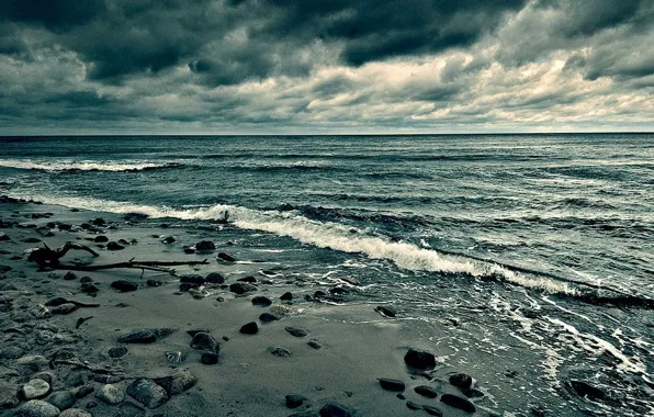 Picture sadness, clouds, stones, horizon