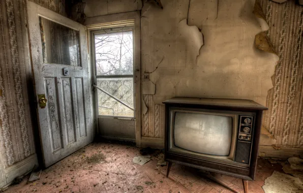 Picture room, the door, TV