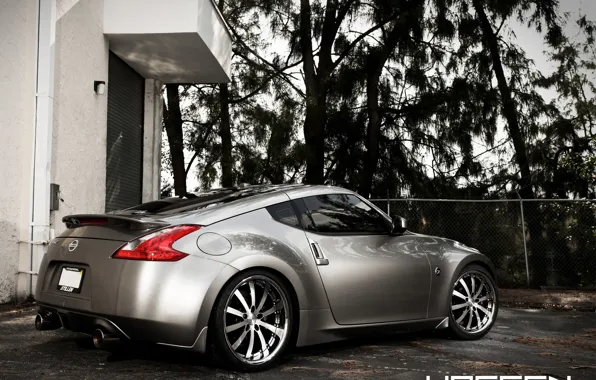 Picture Trees, Grey, Nissan