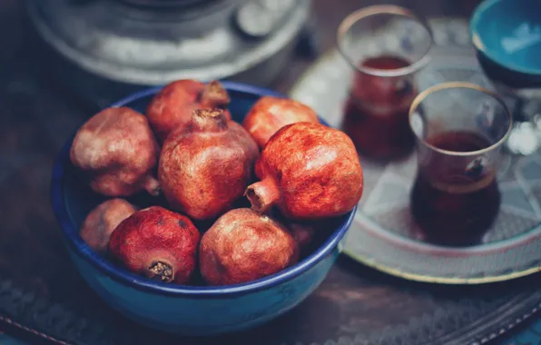 Table, fruit, grenades