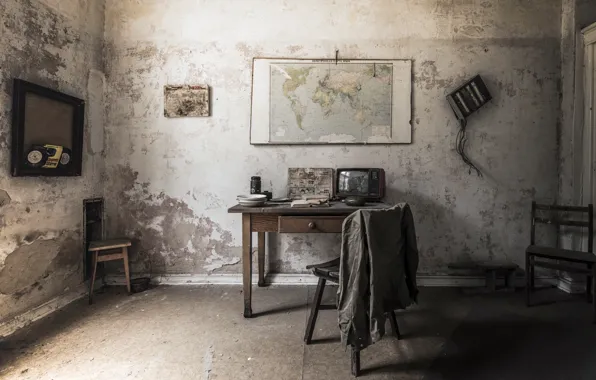 Picture table, room, TV, chair