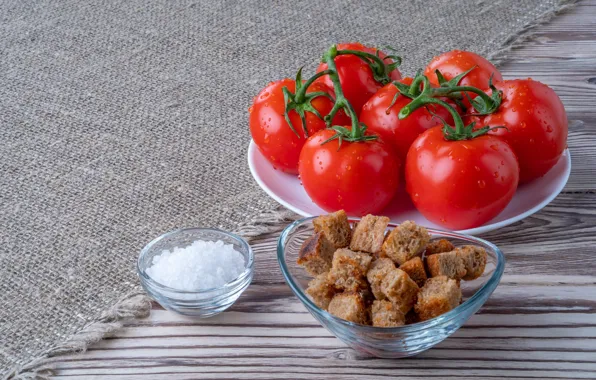 Tomatoes, tomatoes, salt, crackers