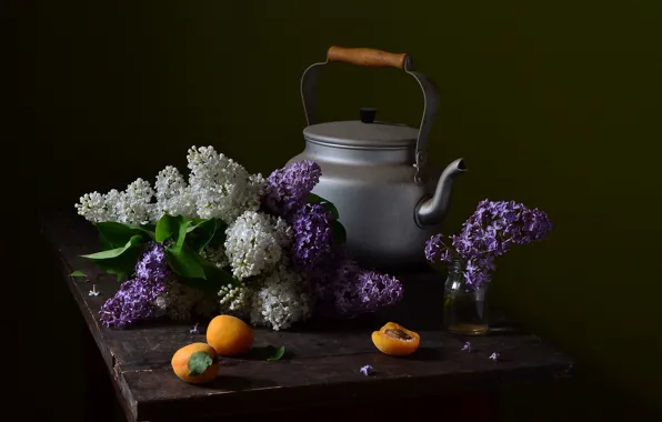 Kettle, lilac, apricots