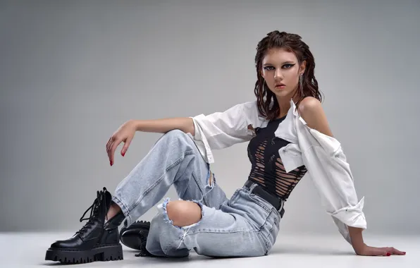 Picture look, girl, pose, background, makeup, Sofia, ankle boots, ripped jeans