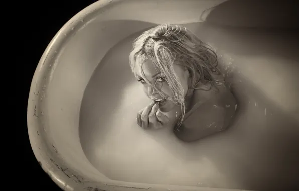 Wet, blonde, bath, looks