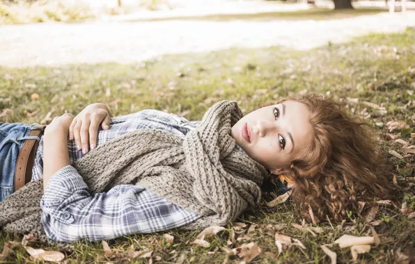 Autumn, look, girl, foliage, scarf, lies, shirt