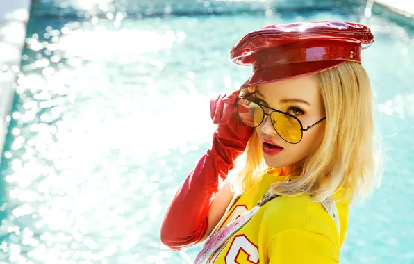 The sun, style, portrait, pool, actress, glasses, blonde, outfit