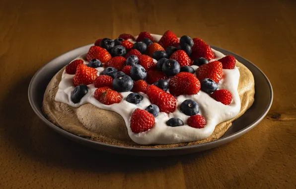 Berries, table, blueberries, strawberry, plate, pie, cream, cakes