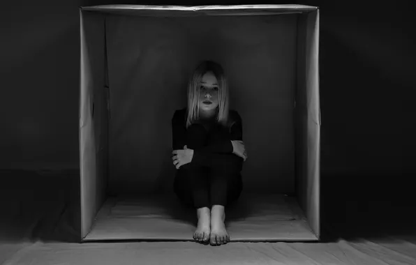 Picture loneliness, box, girl