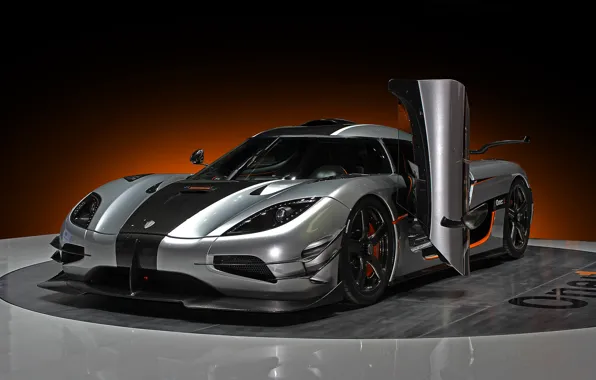 Supercar, Koenigsegg One1, presentation