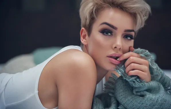 Look, makeup, Mike, Rosie Robinson