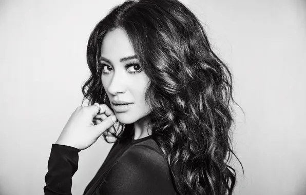 Picture portrait, actress, curls, Shay Mitchell