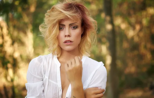 Look, shirt, the blonde
