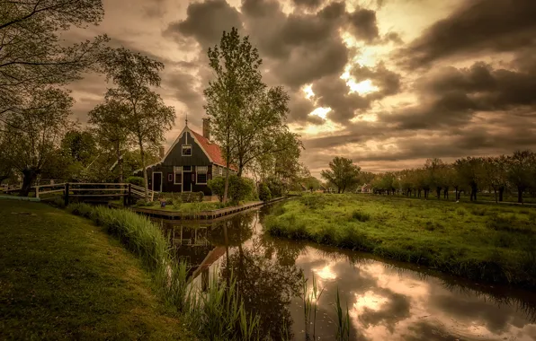 Picture the sky, clouds, house, stream