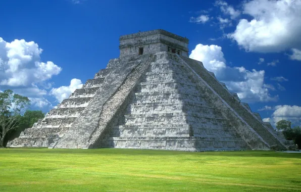 Mexico, The Pyramid Of Kukulkan, Yucatan