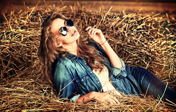 Picture style, mood, model, glasses, hay, jeans