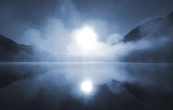 Picture light, mountains, night, fog, lake, surface