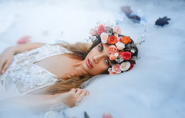 Look, girl, flowers, wreath