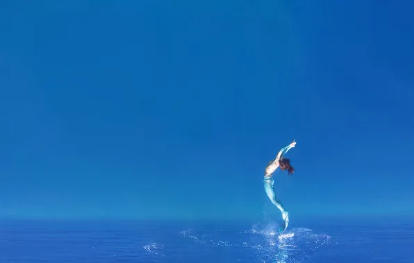Sea, the sky, the little mermaid