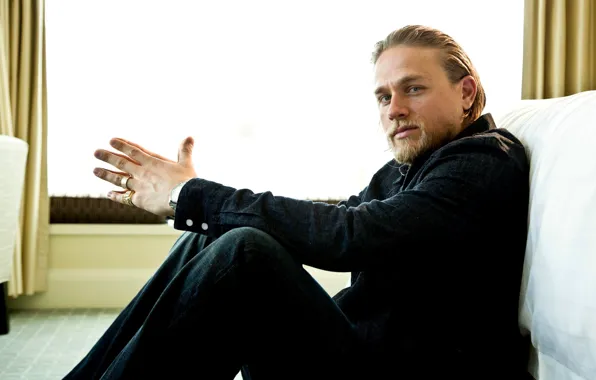 Look, actor, male, blonde, Charlie Hunnam, Charlie Hunnam