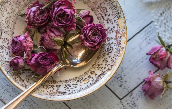 Roses, plate, spoon