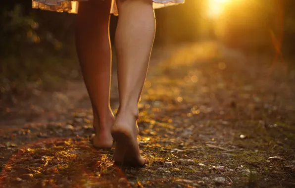 Picture girl, the sun, nature, background, earth, feet, mood, dress