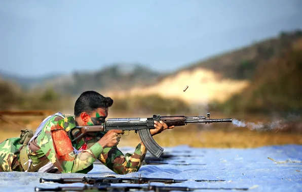 Picture weapons, soldiers, Bangladesh Army
