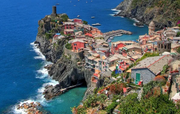 Italy, The Ligurian sea, Vernazza, The Mediterranean