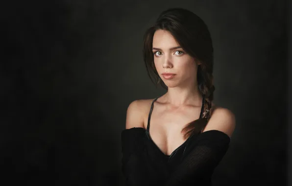 Picture neckline, braids, sponge, Kate