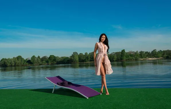 Brunette, River, Macy Bella