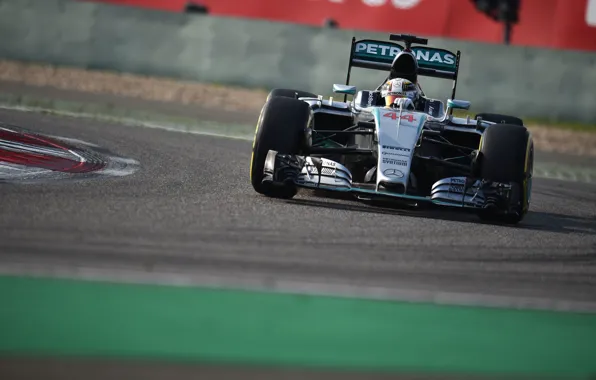 Turn, Mercedes, Formula 1, Hamilton, W06