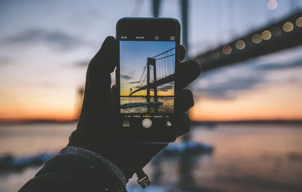 Picture winter, landscape, sunset, iPhone, hand, picture, New York, glove