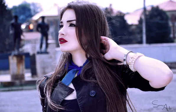 Model, brunette, andra soceanu