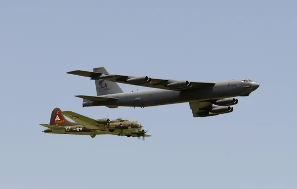 Picture Boeing, bomber, strategic, B-17, four-engine, heavy, Flying Fortress, B-52