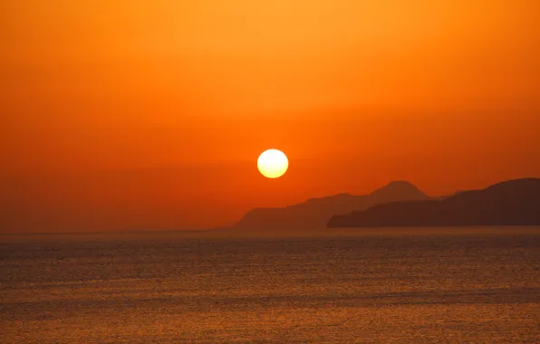 Picture sea, mountains, sunrise