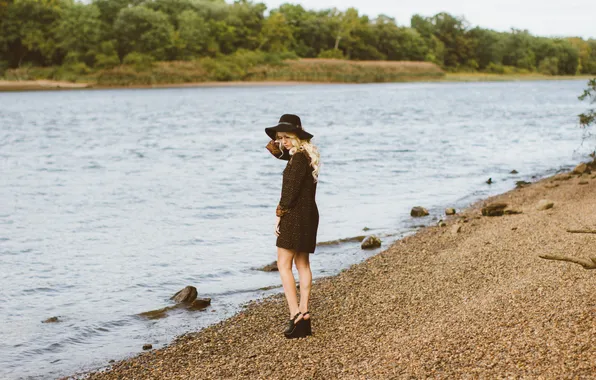 Picture water, girl, shore, hat, blonde