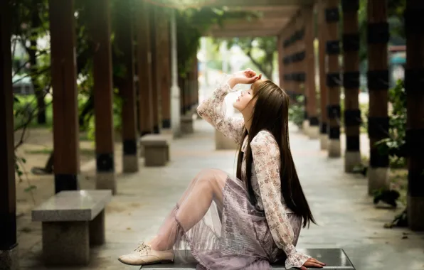 Picture legs, East, Chang