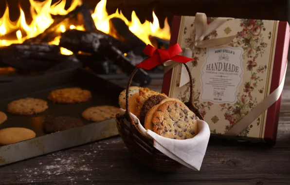 Picture lights, cookies, book