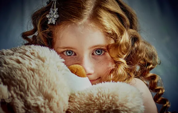 Picture look, girl, red, redhead, Teddy bear, freckled. freckles