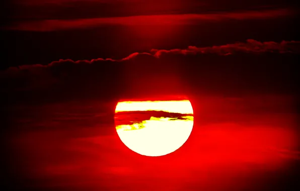 Picture the sky, the sun, sunset, clouds