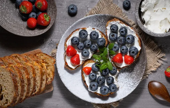 Berries, blueberries, strawberry, plate, bread, spoon, bowl, burlap