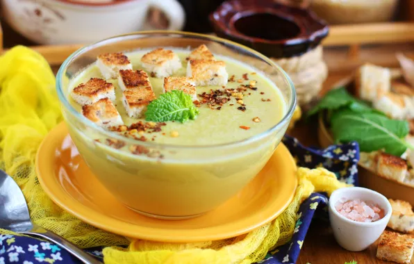 Bowl, croutons, soup