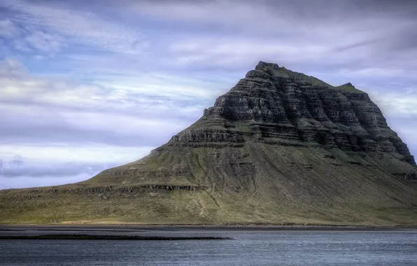 The sky, clouds, mountains, lake