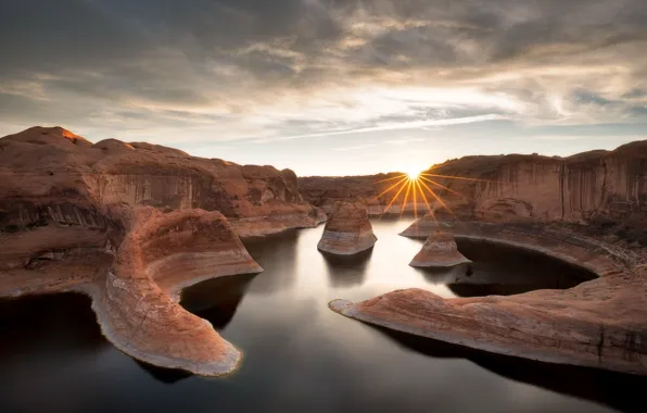 Picture sunrise, Lake Powell, Reflection Canyon
