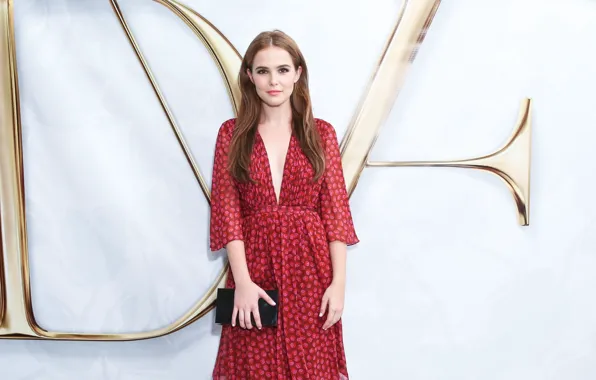 Picture actress, brunette, Zoey Deutch