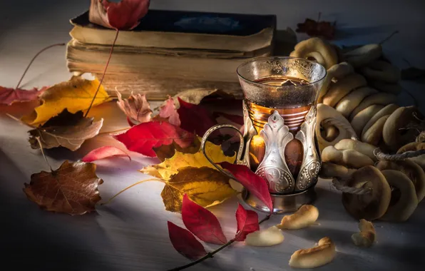 Picture leaves, glass, tea, books, still life, bagels