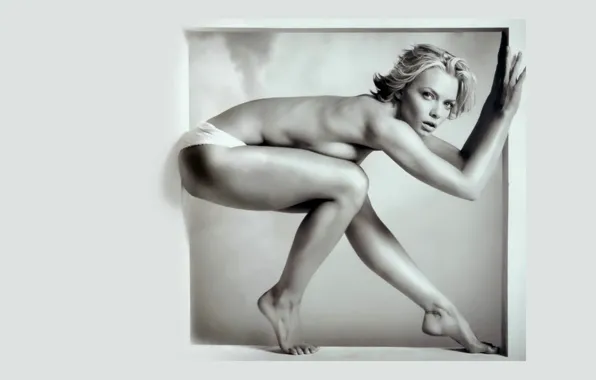 Jaime Pressly, Legs, Topless, Black and White, Pose