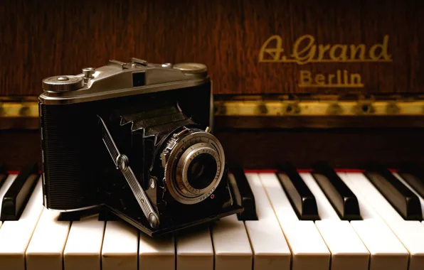 Background, camera, piano
