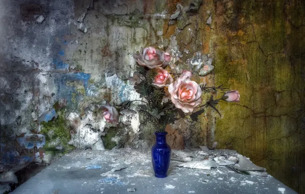 Picture flowers, table, wall