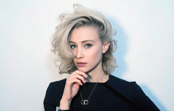 Look, style, actress, model, Sarah Gadon, Sarah Gadon